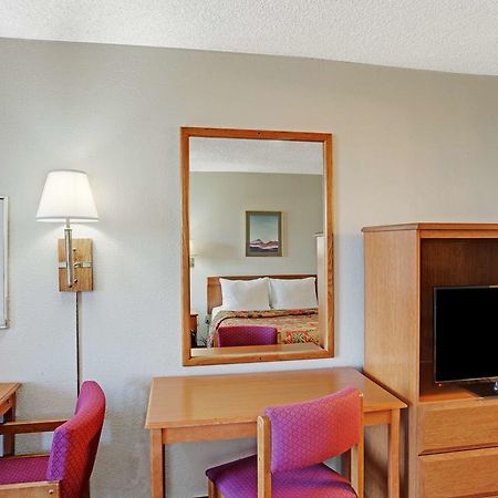 Americas Best Value Inn Рино Экстерьер фото