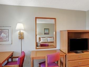 Americas Best Value Inn Рино Экстерьер фото