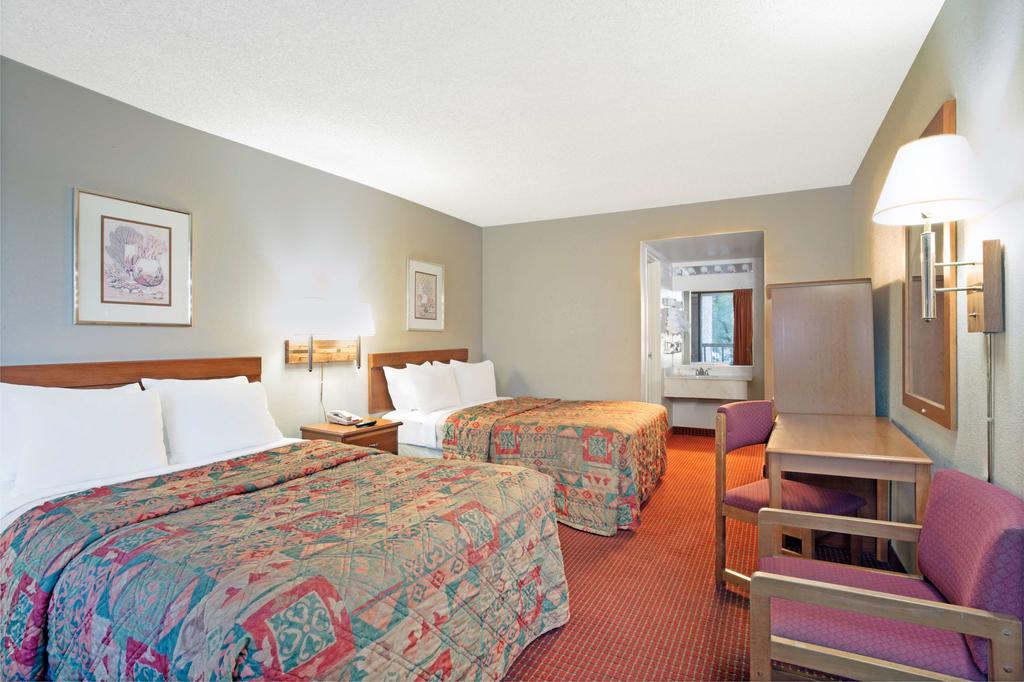 Americas Best Value Inn Рино Экстерьер фото